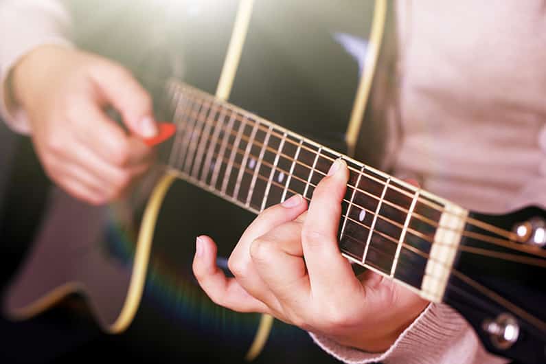 Das Plektrum und seine Bedeutung für die Gitarre